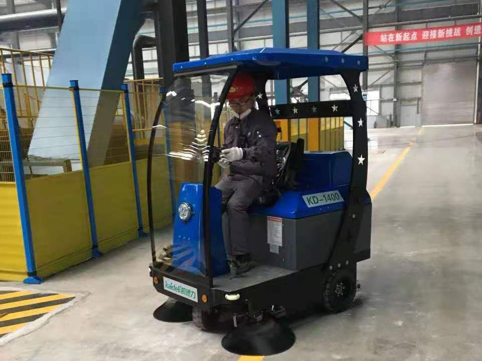 凱德力電動駕駛式掃地機特點優(yōu)勢介紹